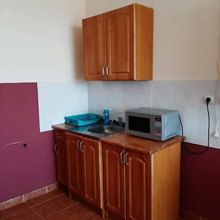 Apartment On Lermontova 35a *